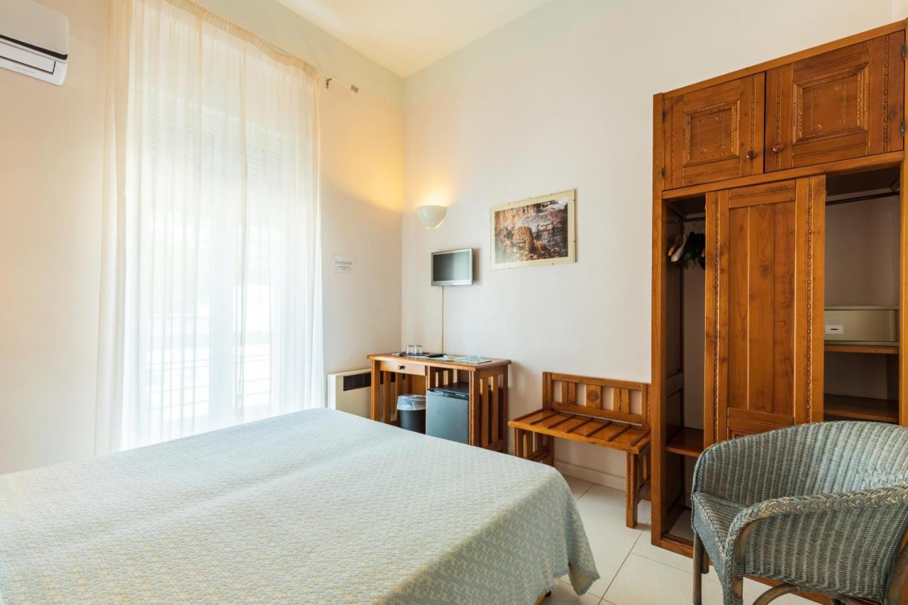 Albergo Miramare Кала-Гононе Екстер'єр фото